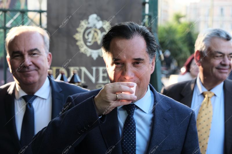 Άδωνις Γεωργιάδης στο Χριστουγεννιάτικο πάρκο - Πεδίο Άρεως