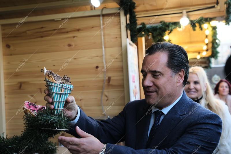 Άδωνις Γεωργιάδης στο Χριστουγεννιάτικο πάρκο - Πεδίο Άρεως