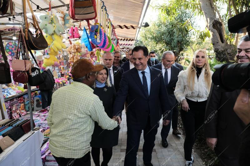 Άδωνις Γεωργιάδης στο Χριστουγεννιάτικο πάρκο - Πεδίο Άρεως
