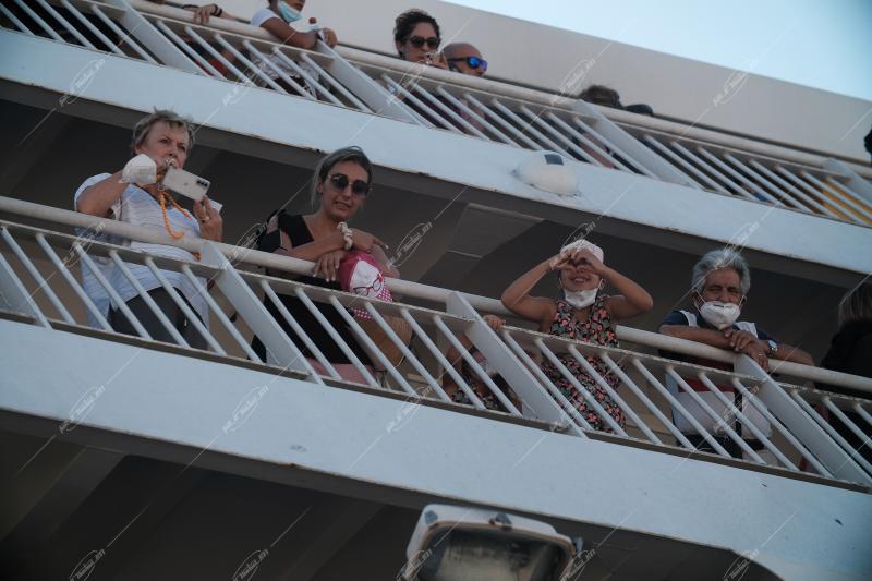 Αναχωρήσεις από το λιμάνι του Πειραιά - Departures Pireus port