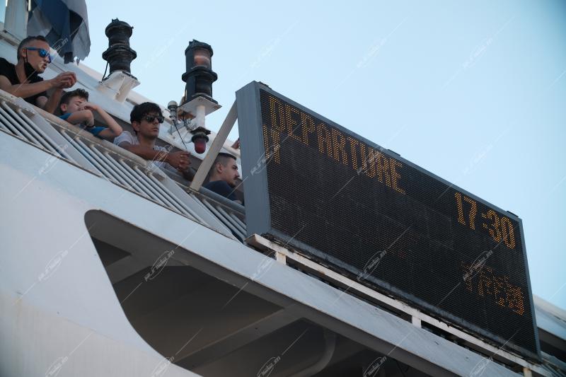 Αναχωρήσεις από το λιμάνι του Πειραιά - Departures Pireus port