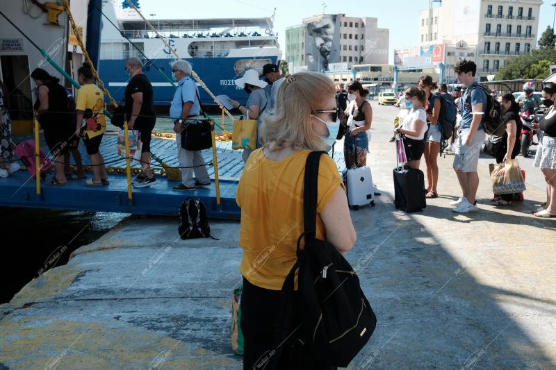 Αναχωρήσεις από το λιμάνι του Πειραιά - Departures Pireus port
