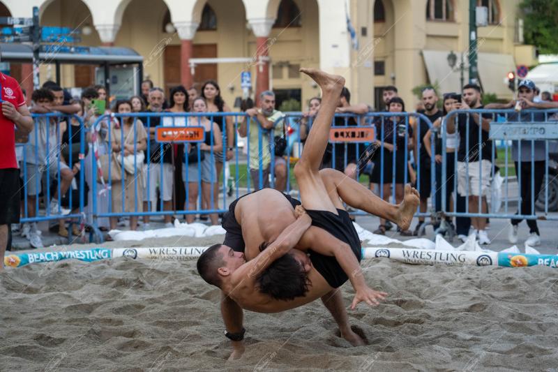 Beach wrestling in Aristotelous square