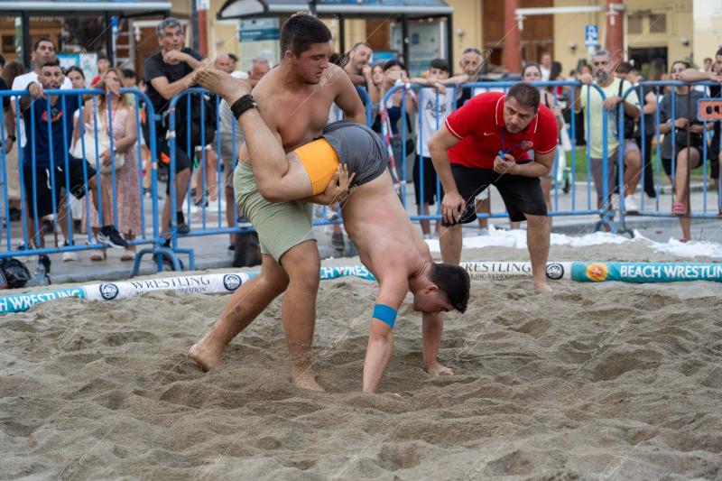 Beach wrestling in Aristotelous square
