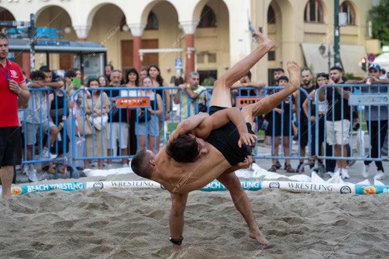 Beach wrestling in Aristotelous square