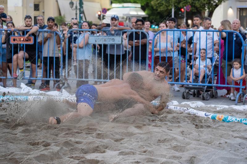Beach wrestling in Aristotelous square