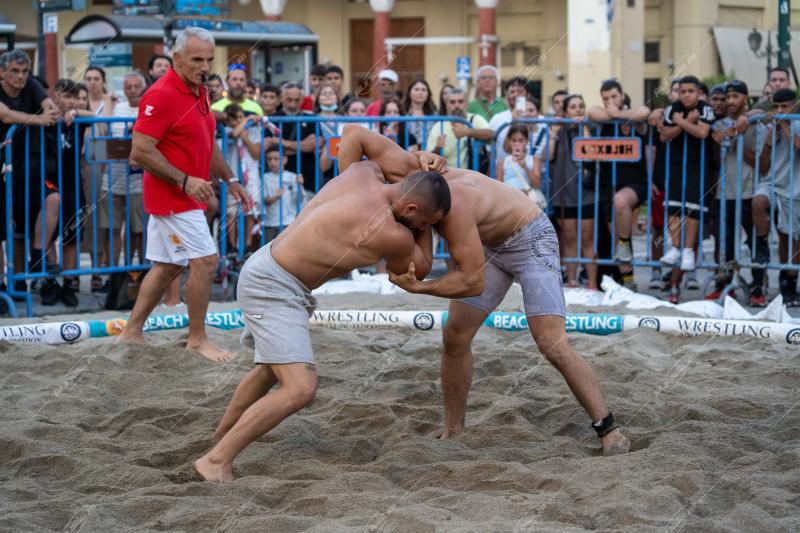 Beach wrestling in Aristotelous square