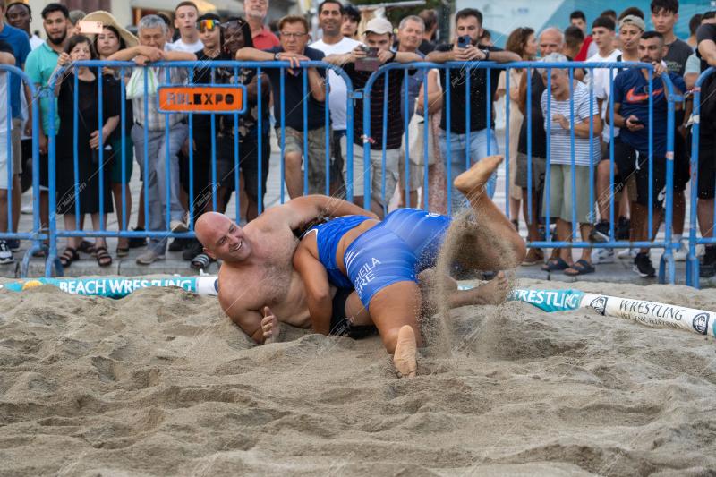Beach wrestling in Aristotelous square