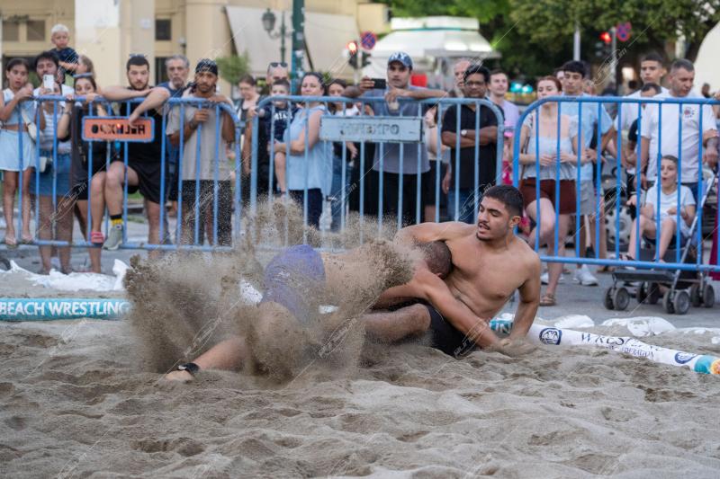 Beach wrestling in Aristotelous square