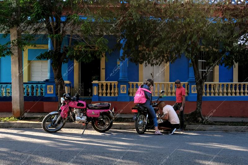 CUBAN LIFE