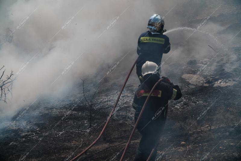 Δασική πυρκαγιά στην περιοχή της Πεντέλης