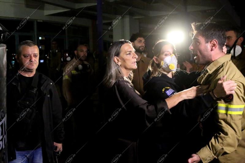 Εποχικοί πυροσβέστες.