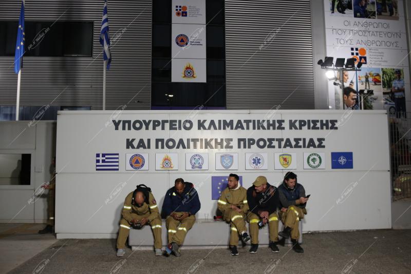 Εποχικοί πυροσβέστες.