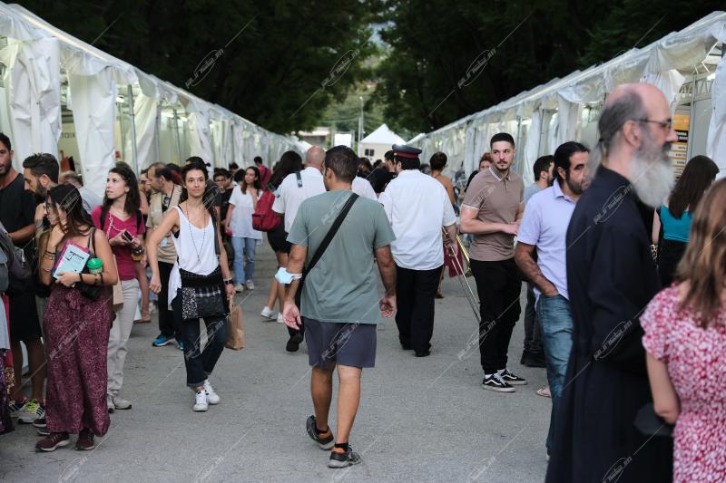 Η ΠτΔ Κατερίνα Σακελλαροπούλου στο 50ο φεστιβάλ βιβλίου στο Ζάππειο