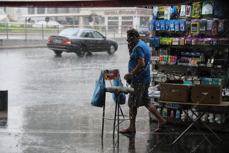Καλοκαιρινή βροχή στην Αθήνα / Summer rain in Athens
