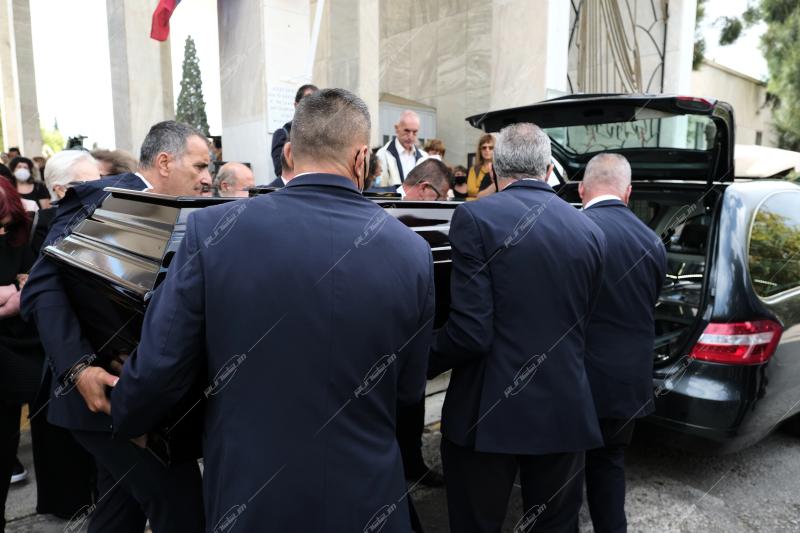 Κηδεία Μάρθας Καραγιάννη στο Α' νεκροταφείο Αθηνών