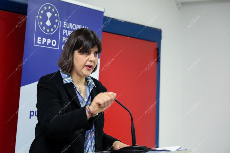 Λάουρα Κοβέσι, Συνέντευξη Τύπου