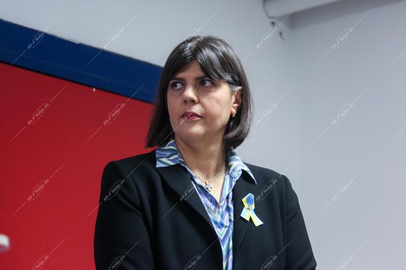 Λάουρα Κοβέσι, Συνέντευξη Τύπου