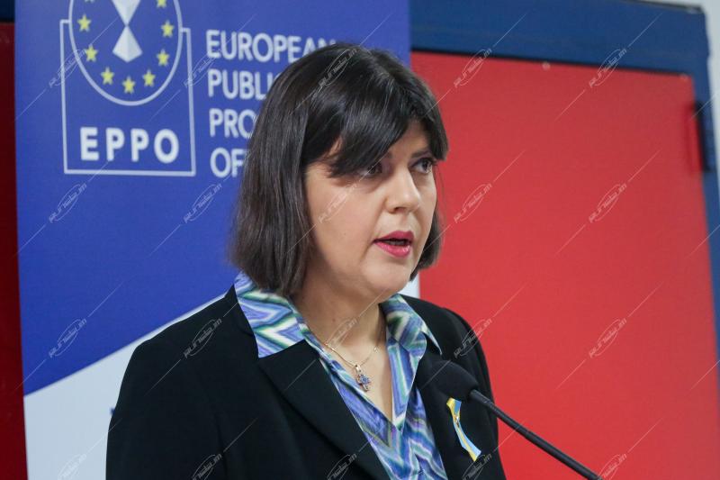 Λάουρα Κοβέσι, Συνέντευξη Τύπου
