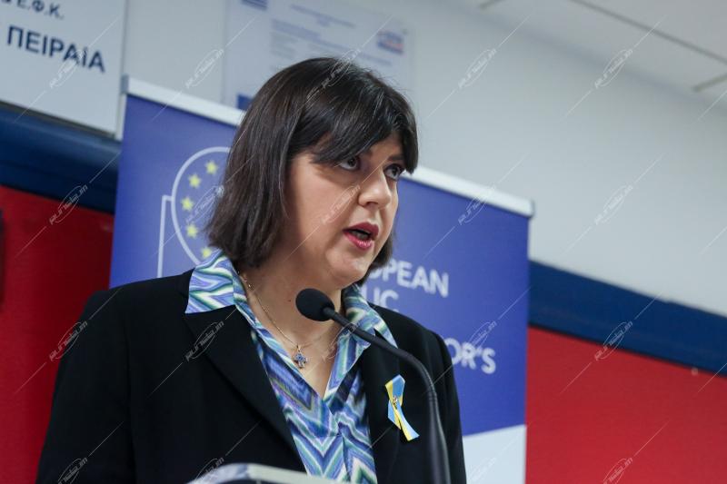 Λάουρα Κοβέσι, Συνέντευξη Τύπου