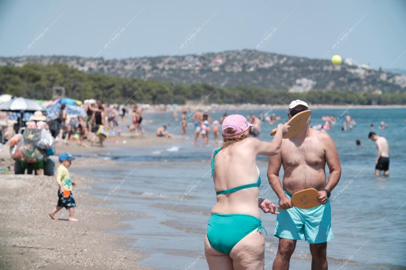 Λουόμενοι στην παραλία Σχινιά - 18 Ιουλίου 2022
