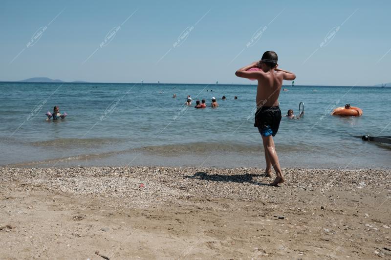 Λουόμενοι στην παραλία Σχινιά - 18 Ιουλίου 2022
