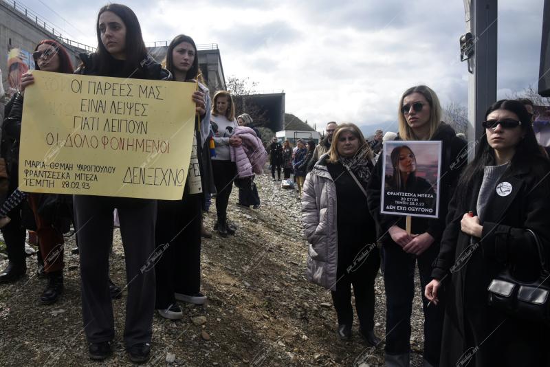 ΜΝΗΜΟΣΥΝΟ ΓΙΑ ΤΑ 2 ΧΡΟΝΙΑ ΑΠΟ ΤΟ ΣΙΔΗΡΟΔΡΟΜΙΚΟ ΔΥΣΤΥΧΗΜΑ ΣΤΑ ΤΕΜΠΗ