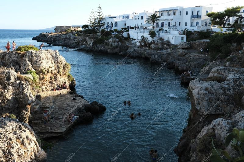 παραλία Αυλέμωνας, Κύθηρα / Avlemonas beach, Kithira island