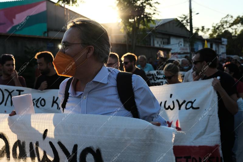 Συγκέντρωση αλληλεγγύης για τους πρόσφυγες στην δομή φιλοξενίας του Ελαιώνα
