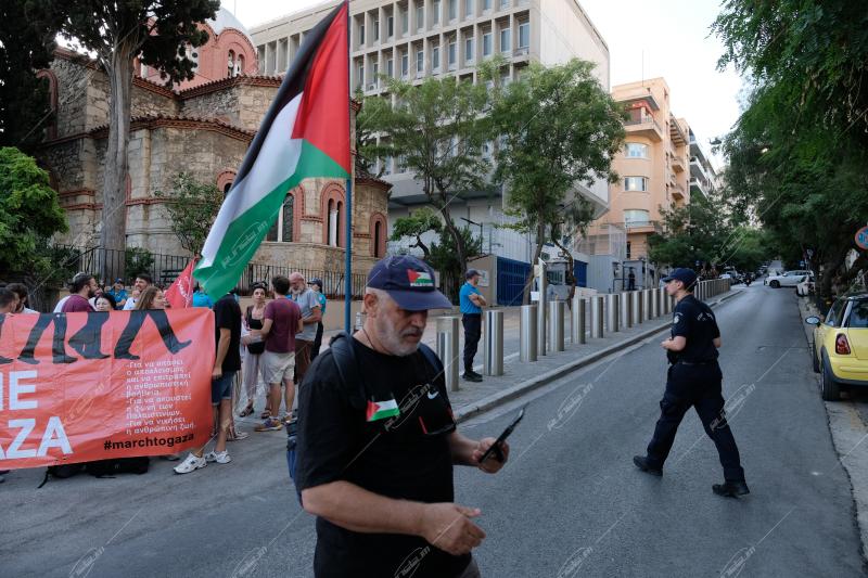 Συγκέντρωση διαμαρτυρίας στην Βρετανική πρεσβεία