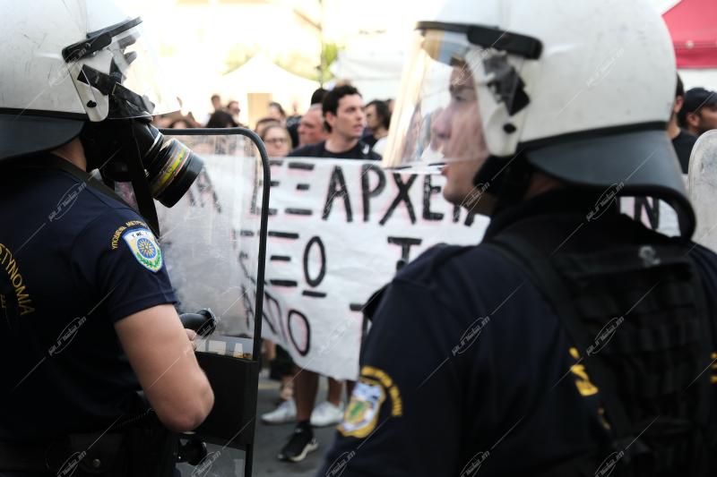 Συγκέντρωση διαμαρτυρίας στο Δημαρχείο Αθηνών για τη στάση ΜΕΤΡΟ Εξάρχεια
