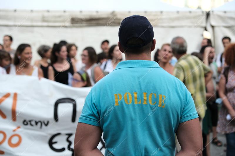 Συγκέντρωση διαμαρτυρίας στο Δημαρχείο Αθηνών για τη στάση ΜΕΤΡΟ Εξάρχεια