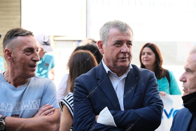Συγκέντρωση υγειονομικών στο υπουργείο υγείας