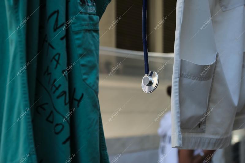 Συγκέντρωση υγειονομικών στο υπουργείο υγείας