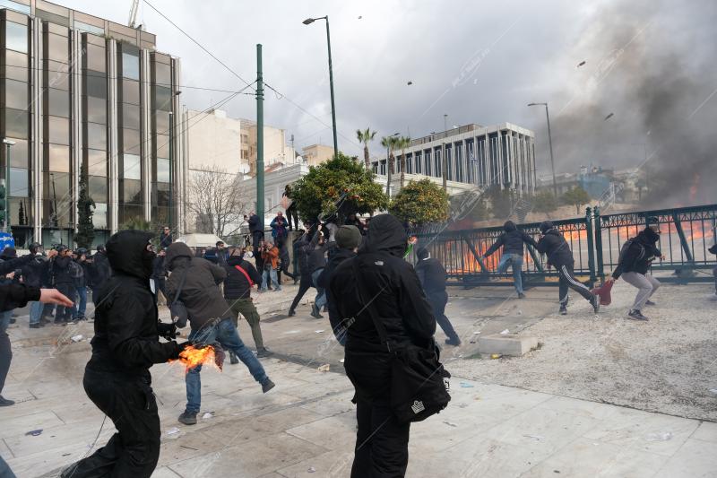 Συγκέντρωση στο Σύνταγμα - 2 χρόνια από το σιδηροδρομικό δυστύχημα στα Τέμπη