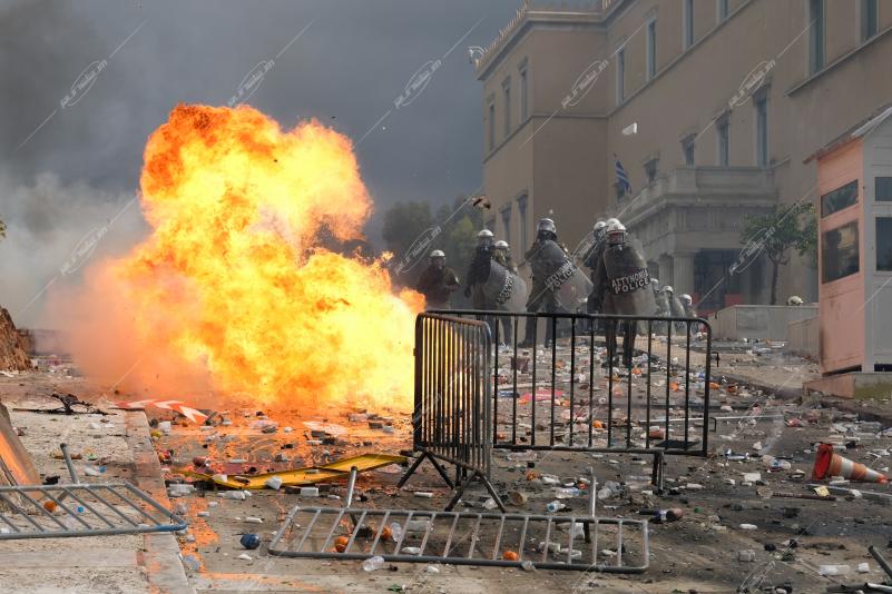 Συγκέντρωση στο Σύνταγμα - 2 χρόνια από το σιδηροδρομικό δυστύχημα στα Τέμπη