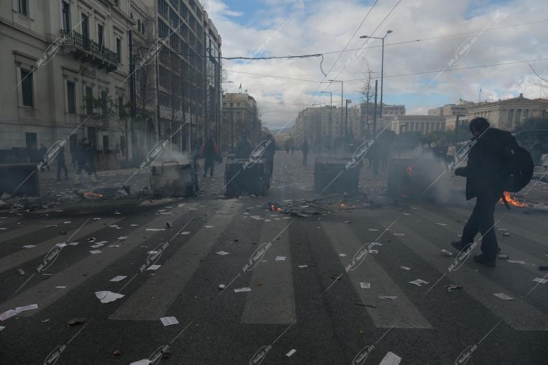 Συγκέντρωση στο Σύνταγμα - 2 χρόνια από το σιδηροδρομικό δυστύχημα στα Τέμπη