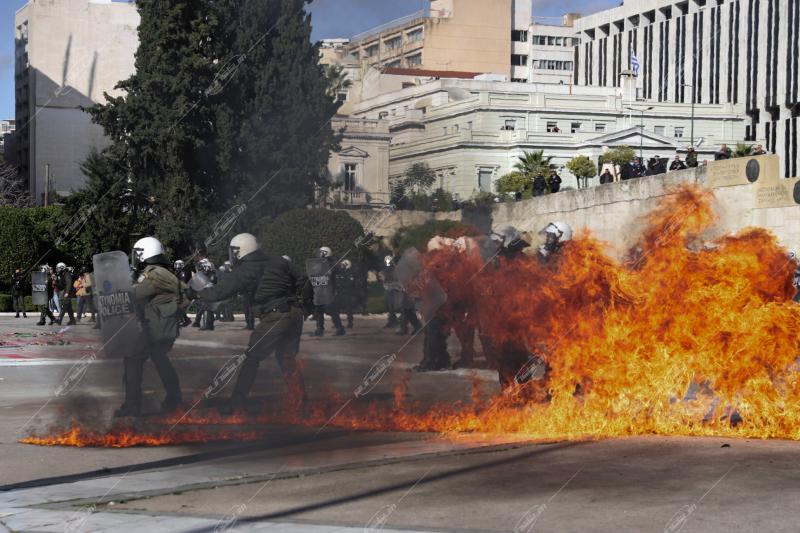 Συγκρούσεις στην Πανελλαδική Συγκέντρωση κατά της Ιδιωτικοποίησης των Πανεπιστημίων / Clashes at the Panhellenic Demonstration Against the Privatization of Public Universities