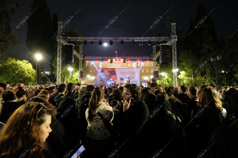 Συναυλία για τα Τέμπη στην πλατεία Συντάγματος