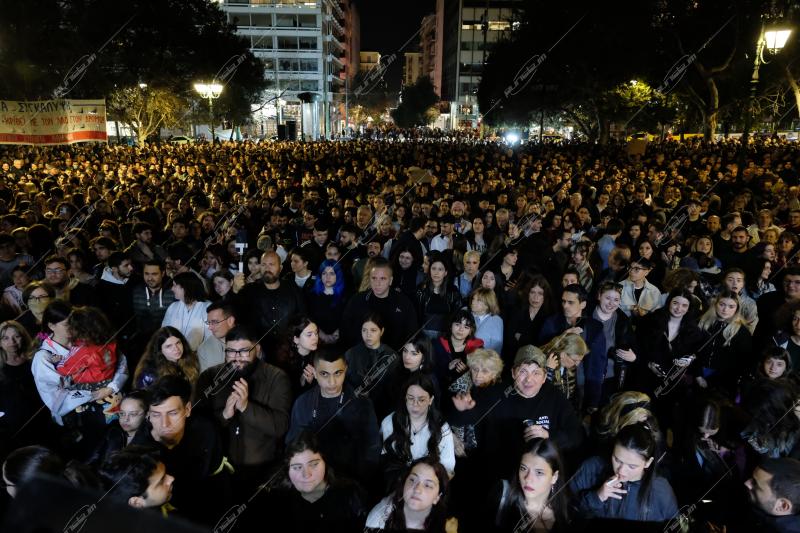 Συναυλία για τα Τέμπη στην πλατεία Συντάγματος