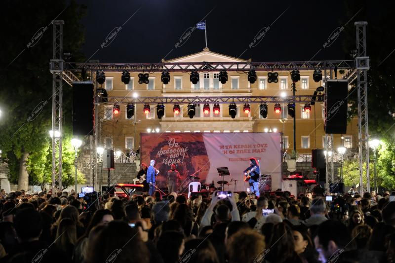 Συναυλία για τα Τέμπη στην πλατεία Συντάγματος