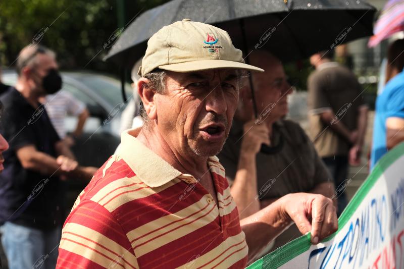 Συνδικάτο μετάλλου Αττικής - Διαμαρτυρία έξω από την Βουλή