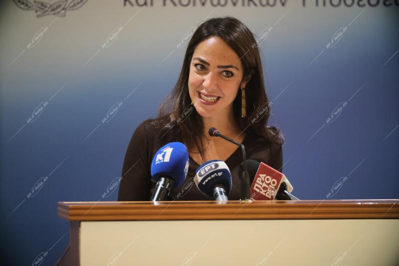 Συνέντευξη τύπου στο υπουργείο εργασίας " Έλα στη θέση μου"