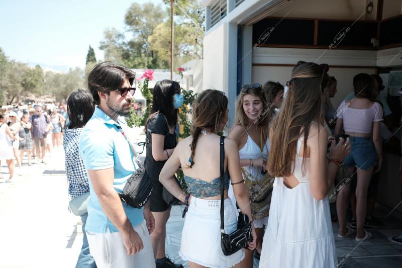 Τουρίστες στην Ακρόπολη / Tourists at Acropolis, Athens