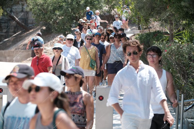 Τουρίστες στην Ακρόπολη / Tourists at Acropolis, Athens