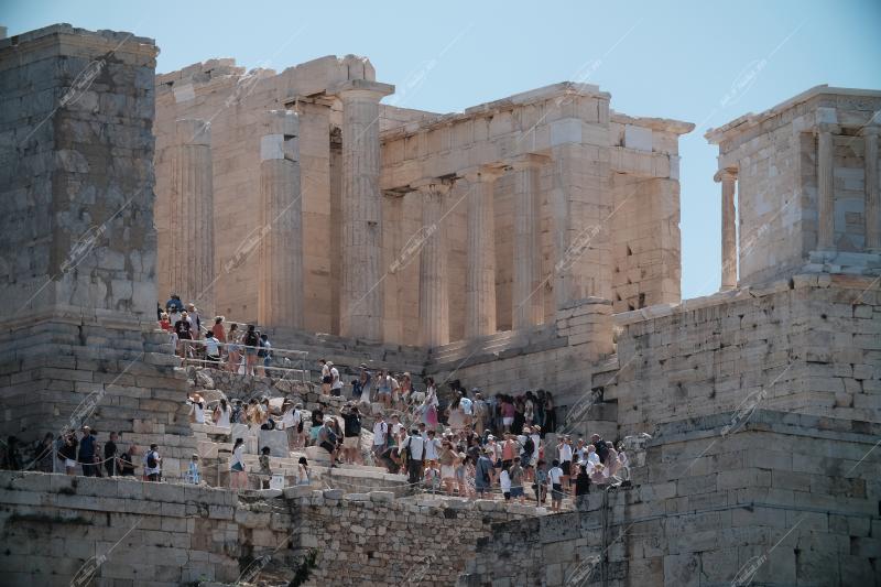 Τουρίστες στην Ακρόπολη / Tourists at Acropolis, Athens