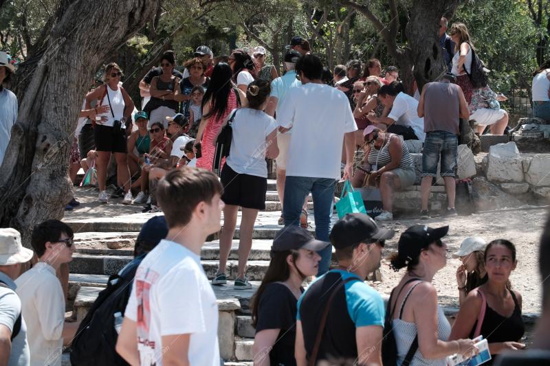 Τουρίστες στην Ακρόπολη / Tourists at Acropolis, Athens
