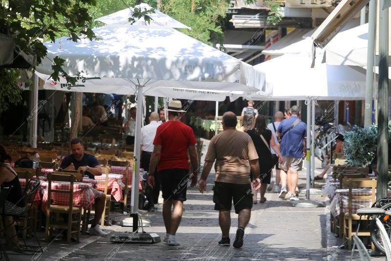 Τουριστική δραστηριότητα στο κέντρο της Αθήνας - Tourist activity in the Center of Athens.