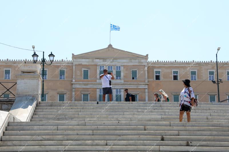 Τουριστική δραστηριότητα στο κέντρο της Αθήνας - Tourist activity in the Center of Athens.