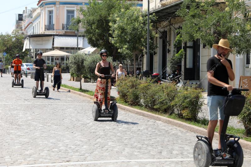 Τουριστική δραστηριότητα στο κέντρο της Αθήνας - Tourist activity in the Center of Athens.